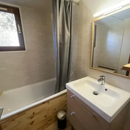 Chalet Spacieux à Pour 8 Personnes - Fr-1-165a-121