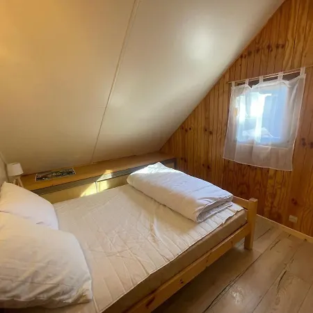 Chalet Spacieux à Pour 8 Personnes - Fr-1-165a-121